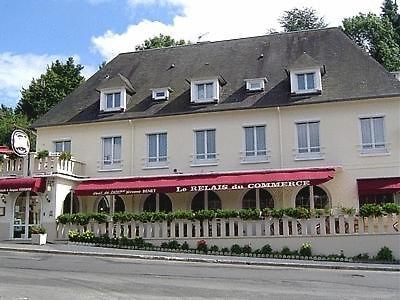 Logis Hotel Restaurant Du Commerce Pont-d'Ouilly ภายนอก รูปภาพ