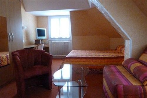Logis Hotel Restaurant Du Commerce Pont-d'Ouilly ภายนอก รูปภาพ