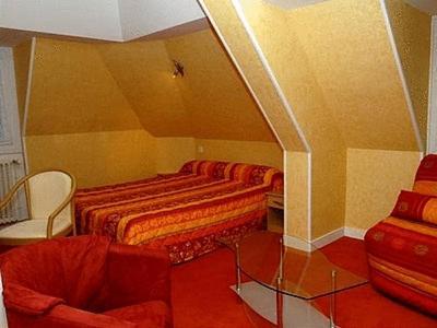 Logis Hotel Restaurant Du Commerce Pont-d'Ouilly ภายนอก รูปภาพ